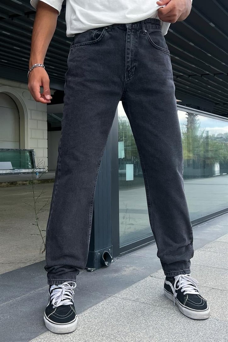Ripped Detail Acid Wash Regular Fit