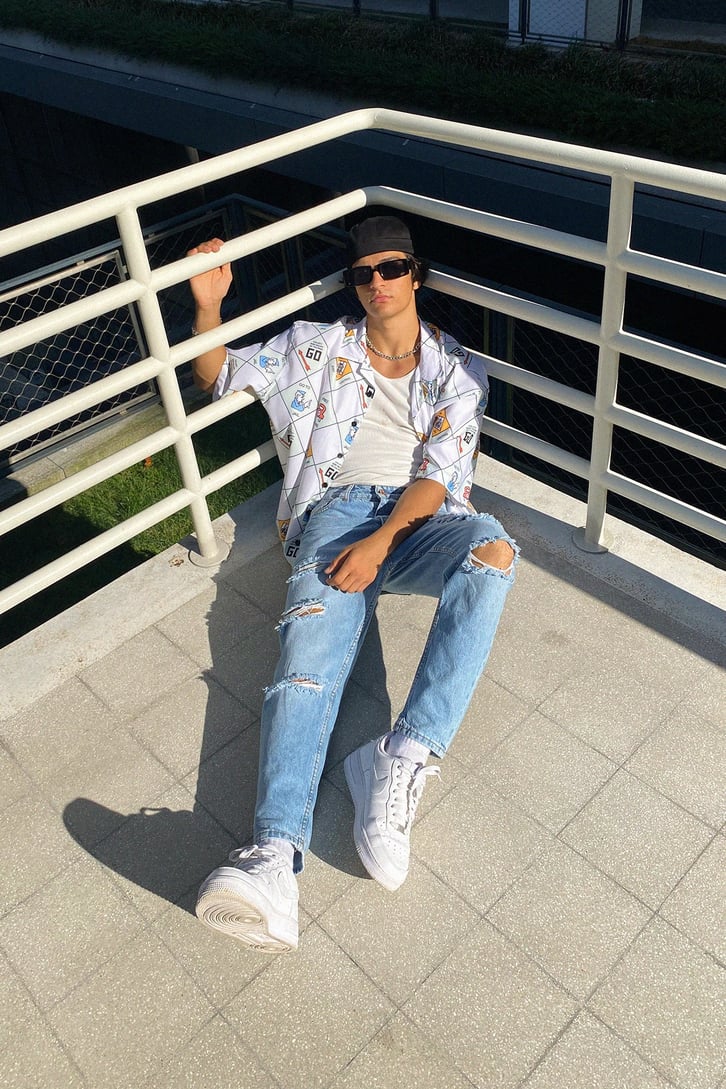 Ripped Detail Buz Mavi Mom Fit Jean