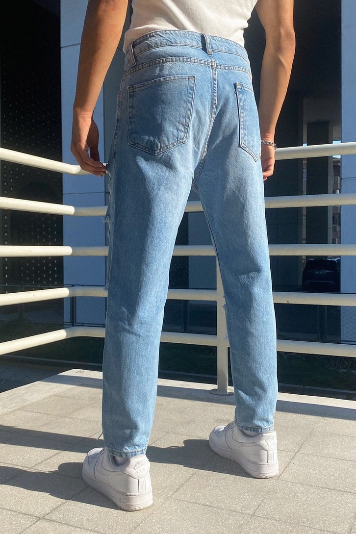 Ripped Detail Buz Mavi Mom Fit Jean