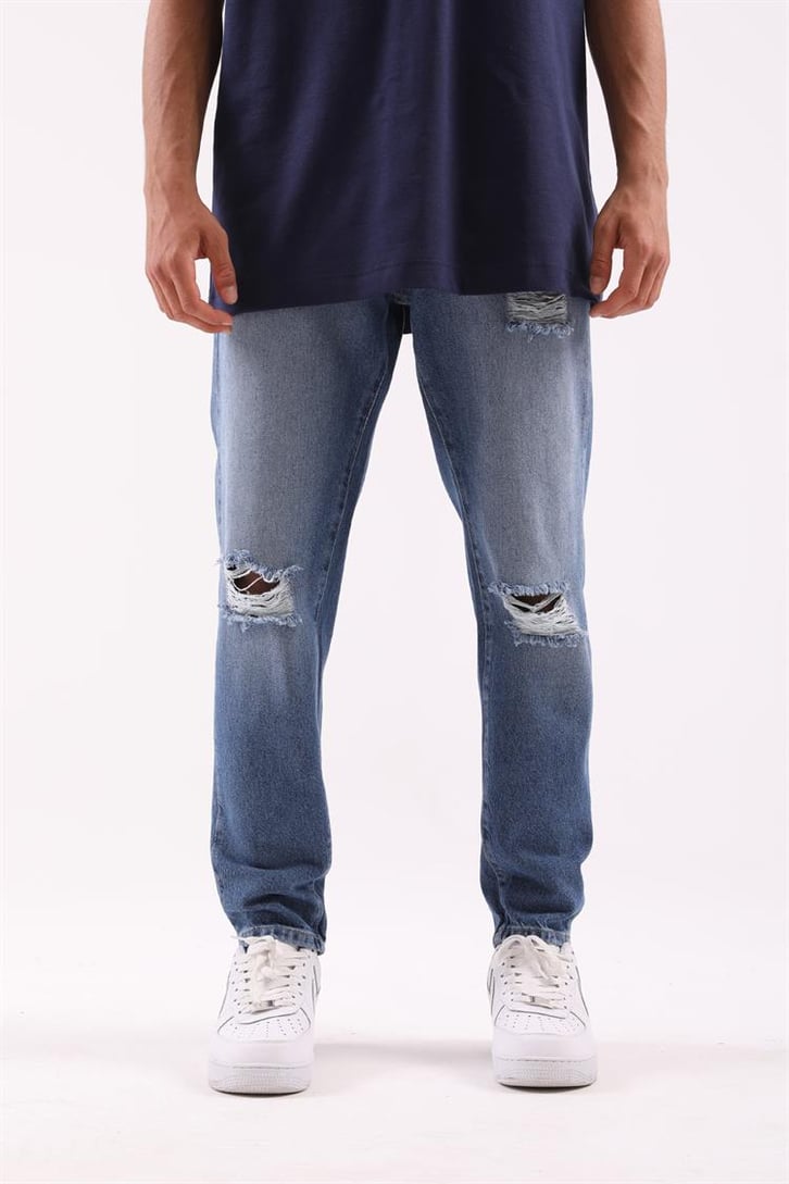 Ripped Details Mom Jean