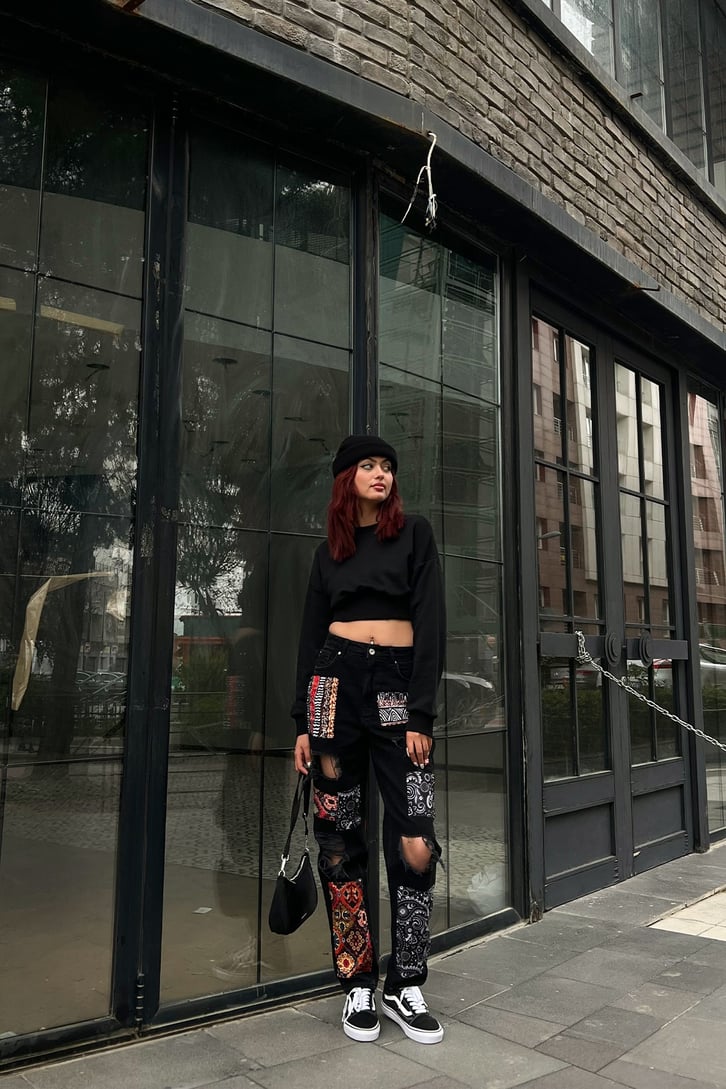 Ripped Patch Detay Siyah Regular Fit Jean