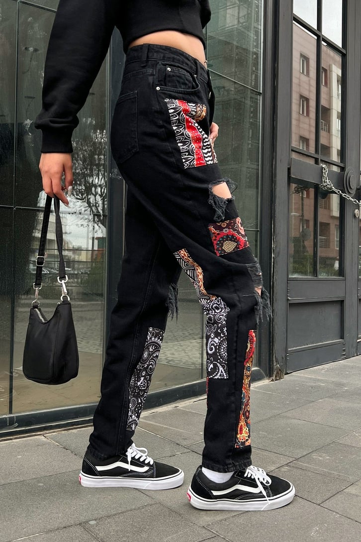 Ripped Patch Detay Siyah Regular Fit Jean