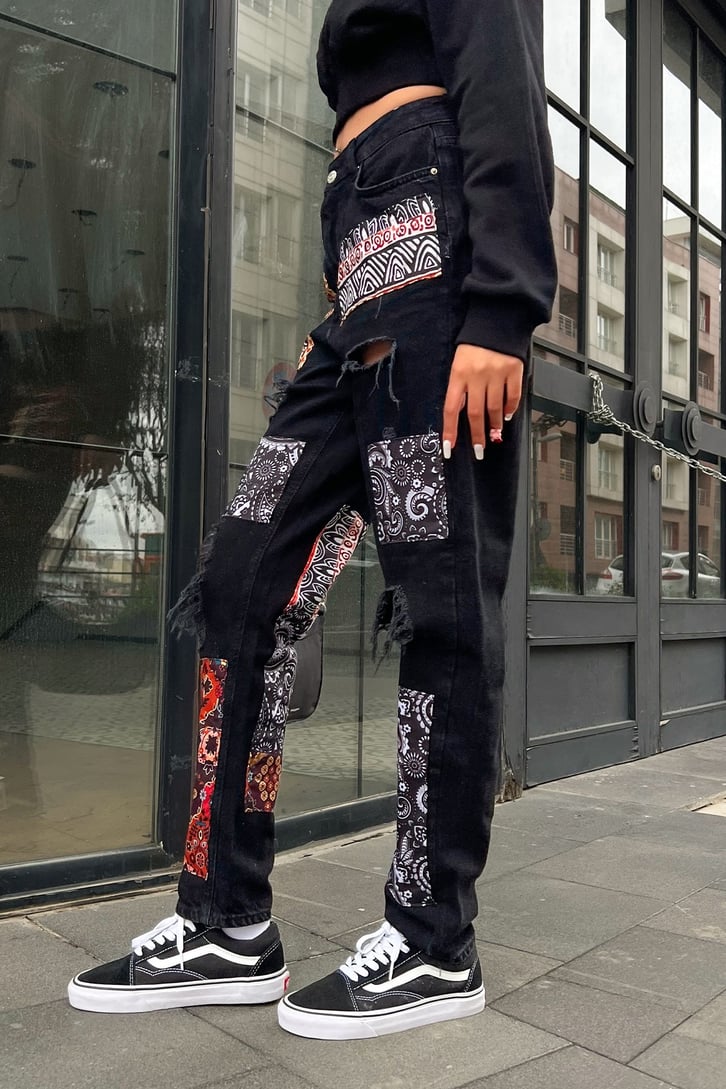 Ripped Patch Detay Siyah Regular Fit Jean