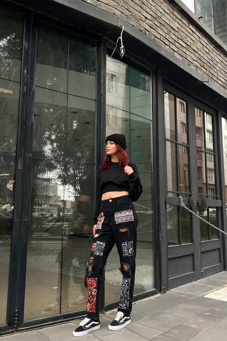 Ripped Patch Detay Siyah Regular Fit Jean
