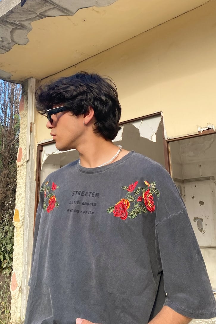 Rose Nakışlı Füme Oversize Tshirt