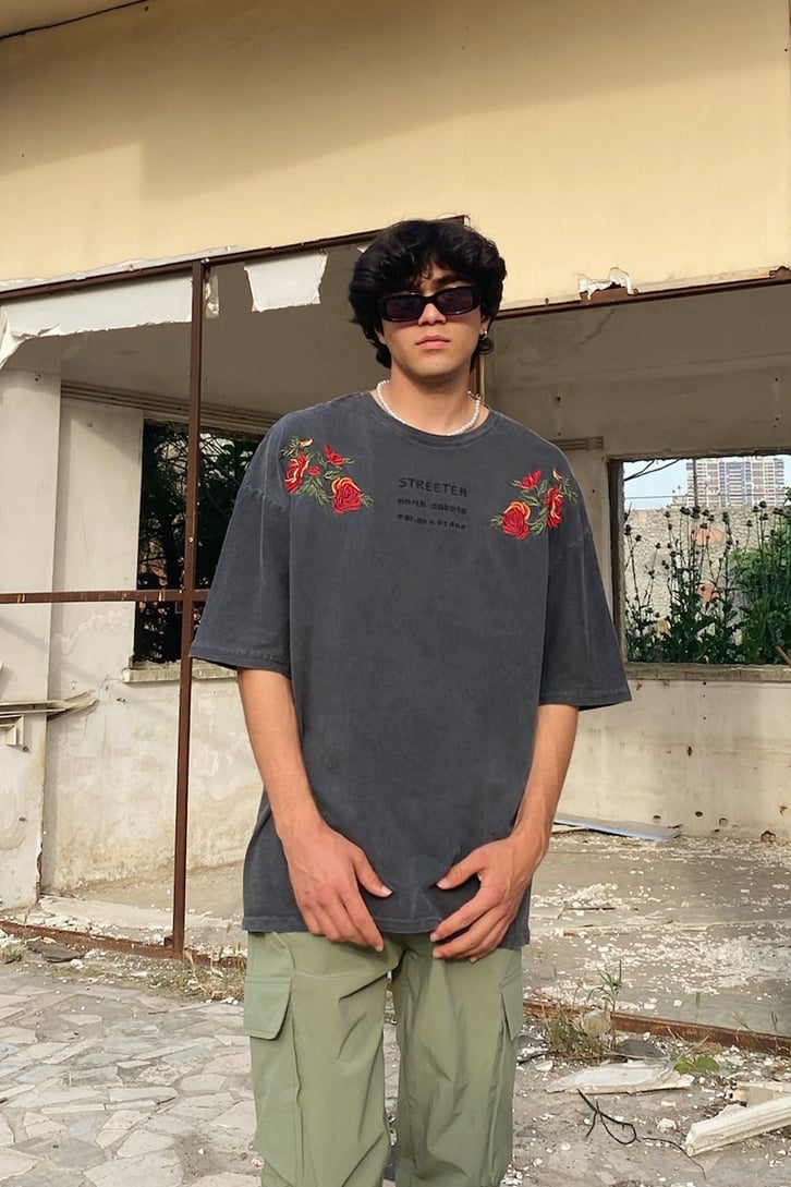 Rose Nakışlı Füme Oversize Tshirt