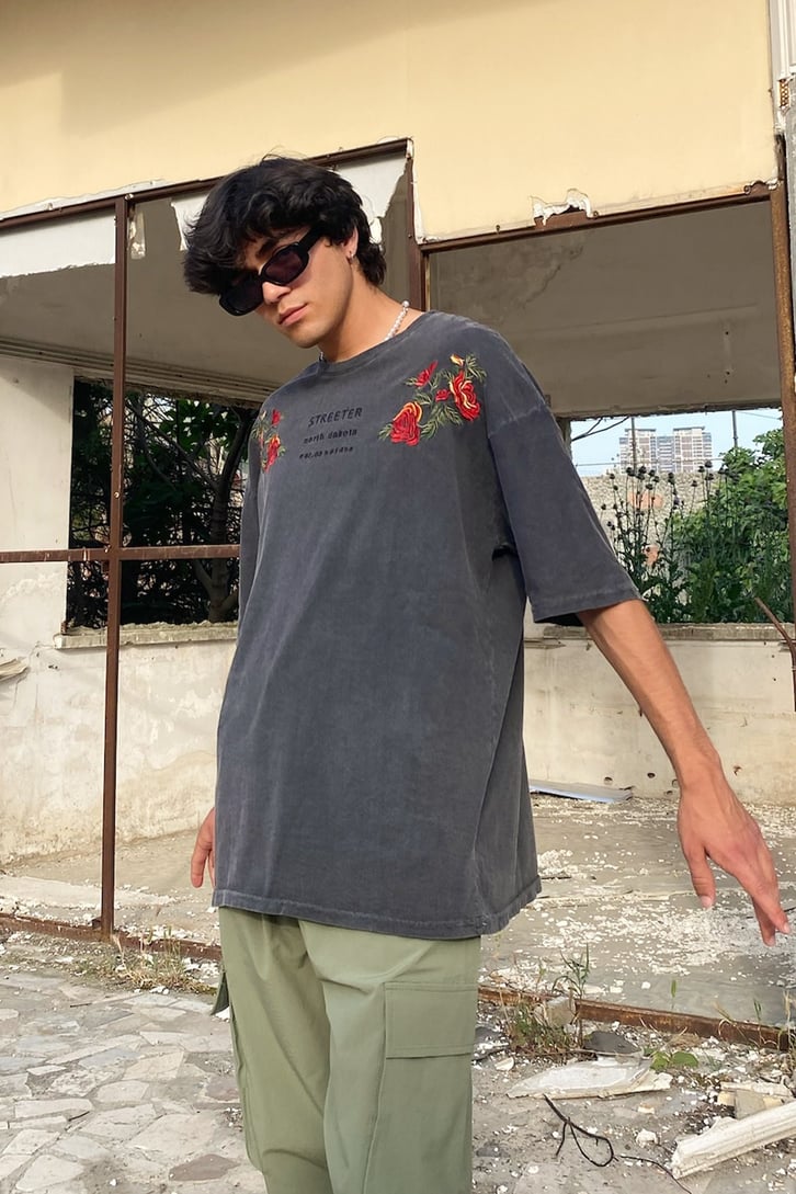 Rose Nakışlı Füme Oversize Tshirt