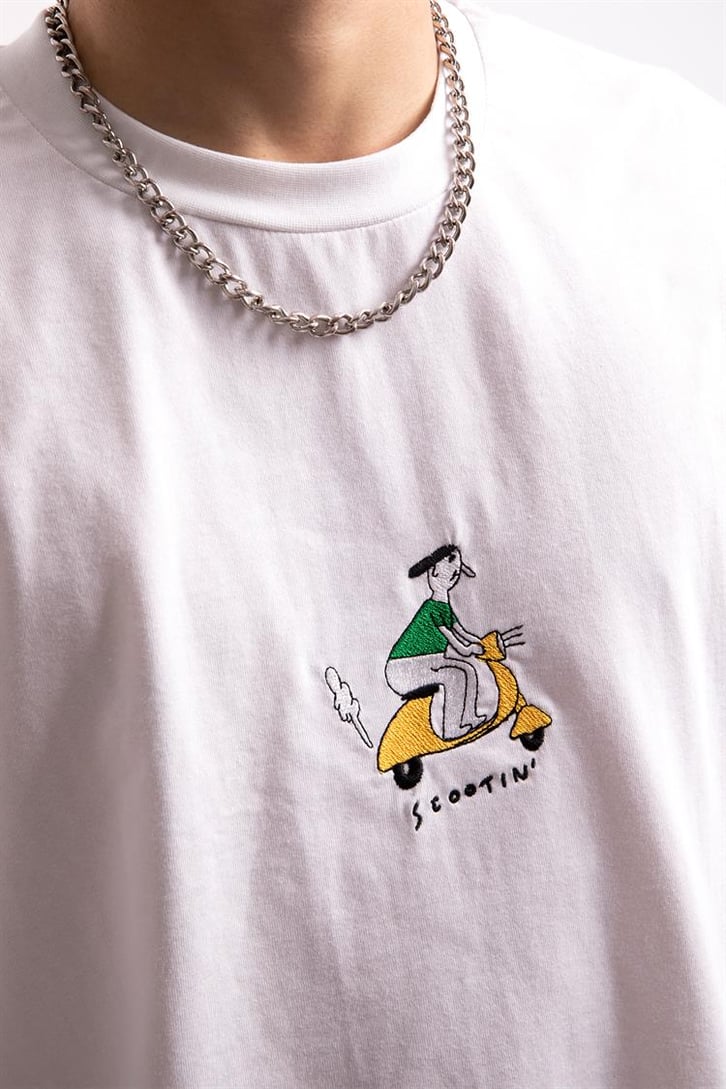Scootin' Nakışlı Beyaz Oversize Tshirt