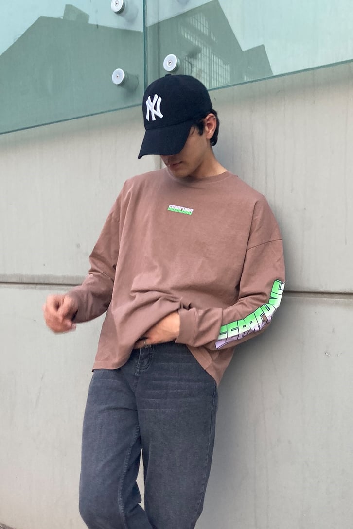 SEARCHING BASKILI OVERSIZE TSHIRT
