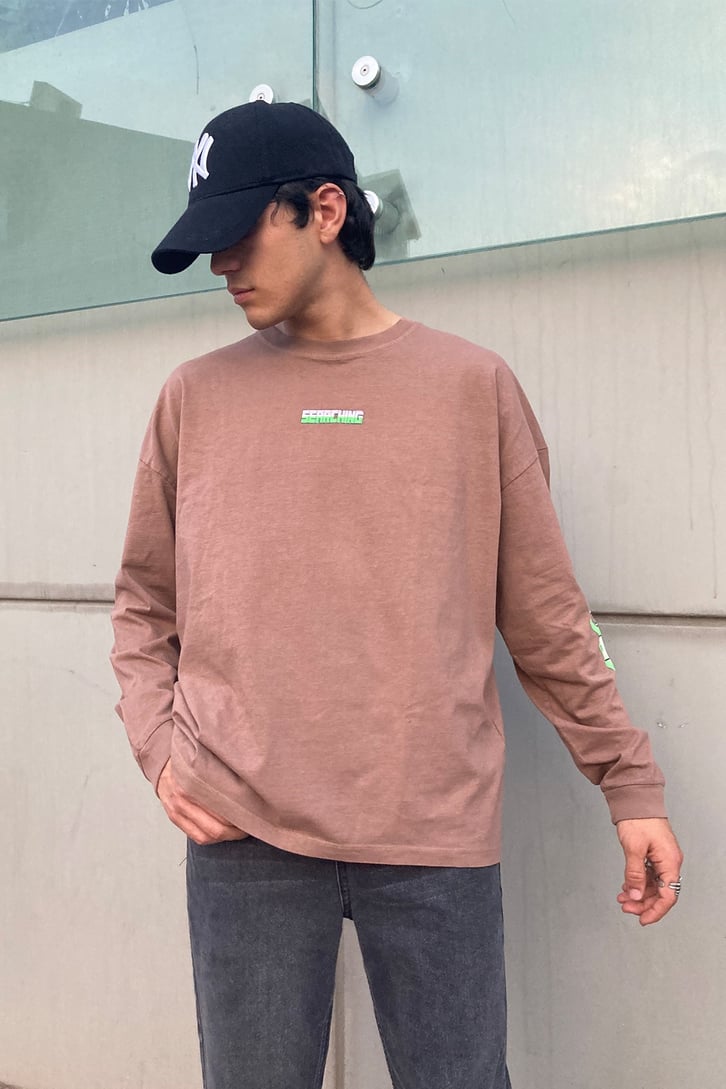 SEARCHING BASKILI OVERSIZE TSHIRT