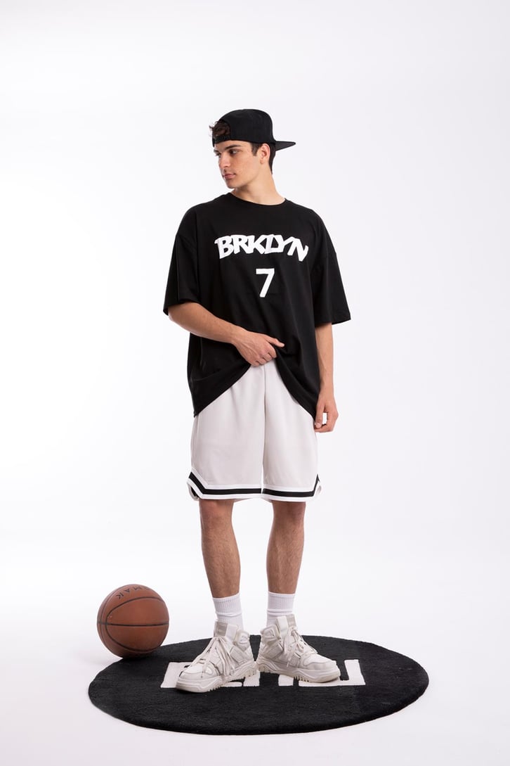 Şerit Detaylı Gri Basketbol Şort