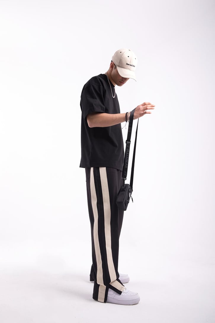 Şeritli Yırtmaç Detay Outfit Eşofman Altı
