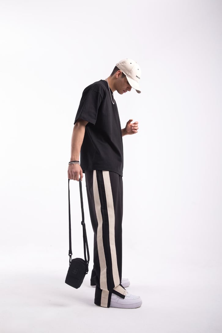 Şeritli Yırtmaç Detay Outfit Eşofman Altı