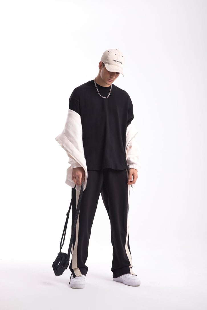Şeritli Yırtmaç Detay Outfit Eşofman Altı
