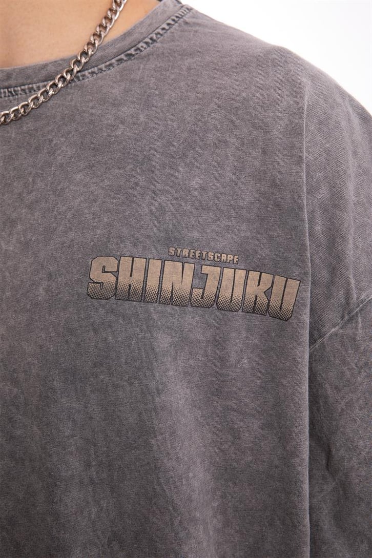 Shinjuku Baskılı Acid Wash Oversize Tişört