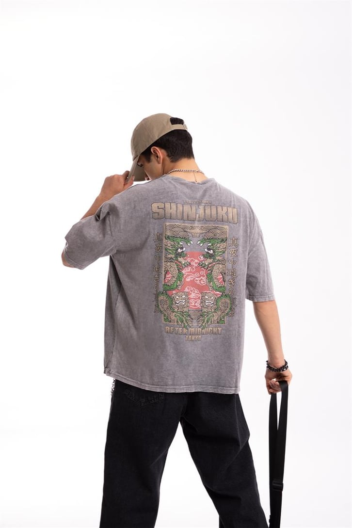 Shinjuku Baskılı Acid Wash Oversize Tişört