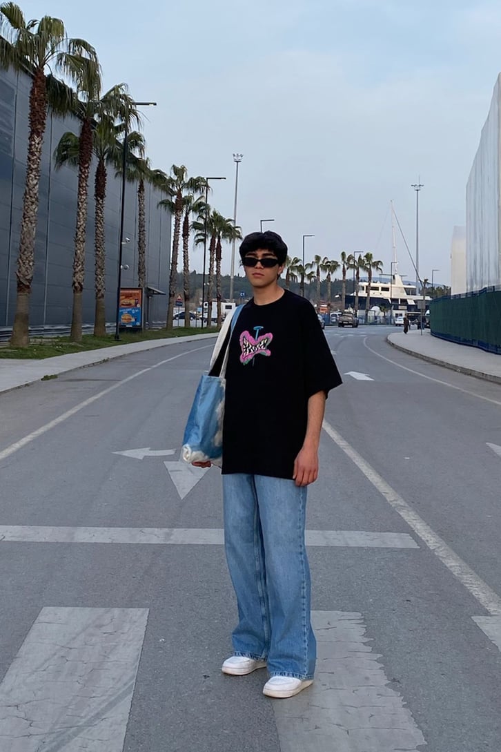 Shout Back Baskılı Oversize Siyah Tshirt