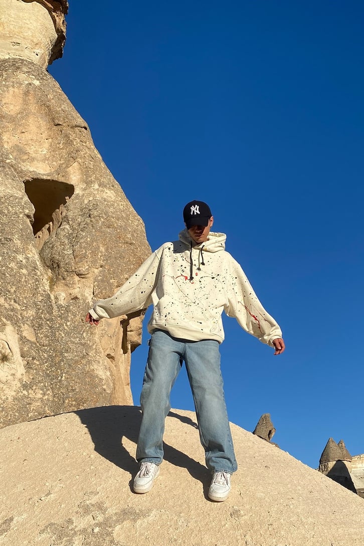 SIÇRAMIŞ BOYA OVERSIZE HOODIE