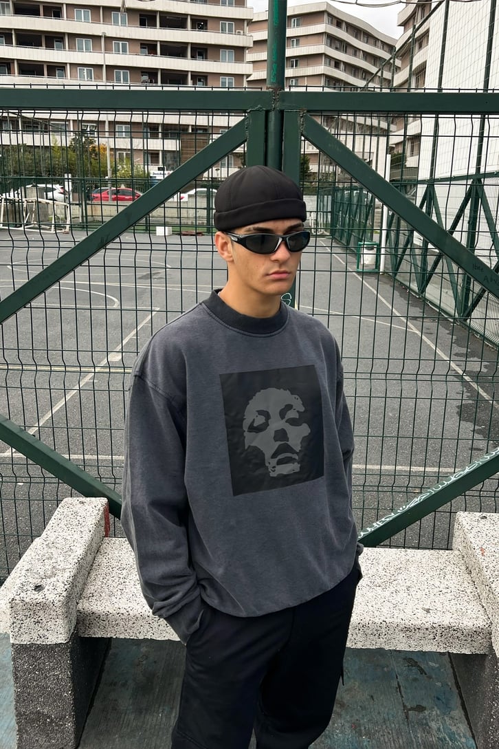 Silüet Baskılı Koyu Gri Oversize Sweatshirt