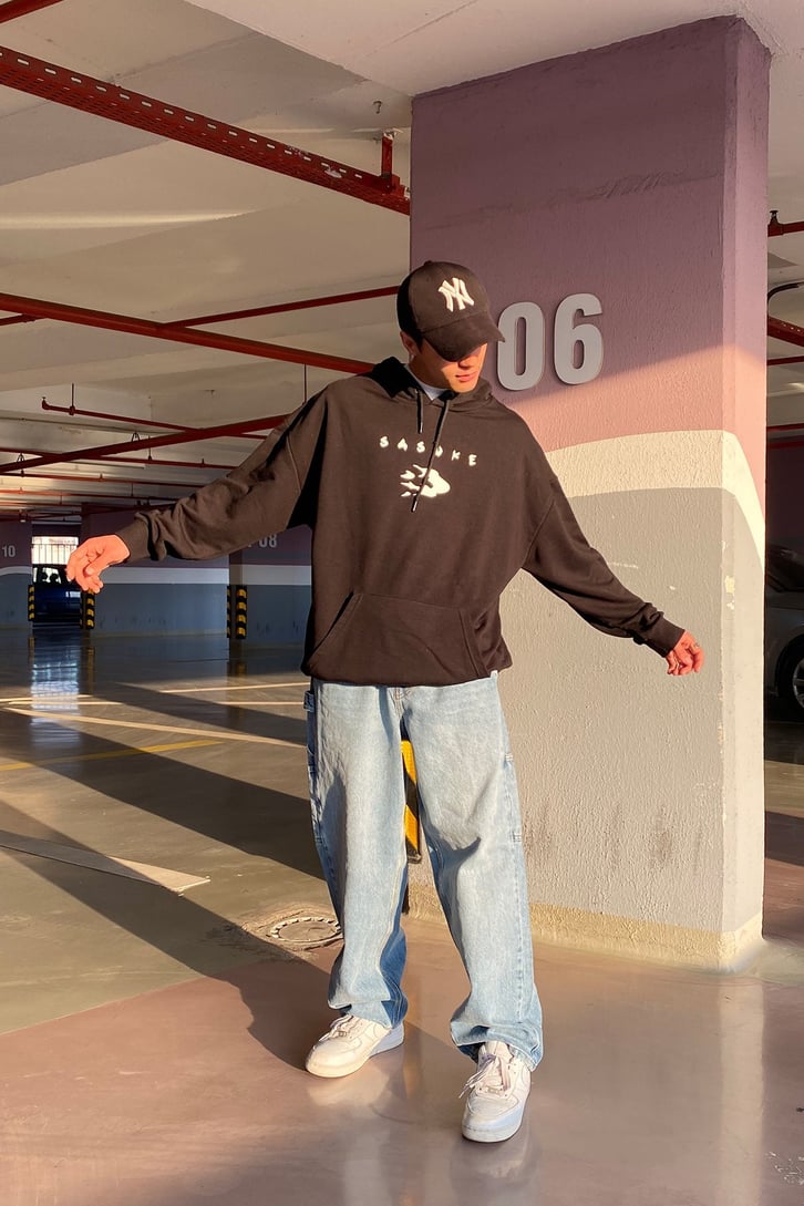 SINIRLI SAYIDA SASUKE BASKILI OVERSIZE HOODIE