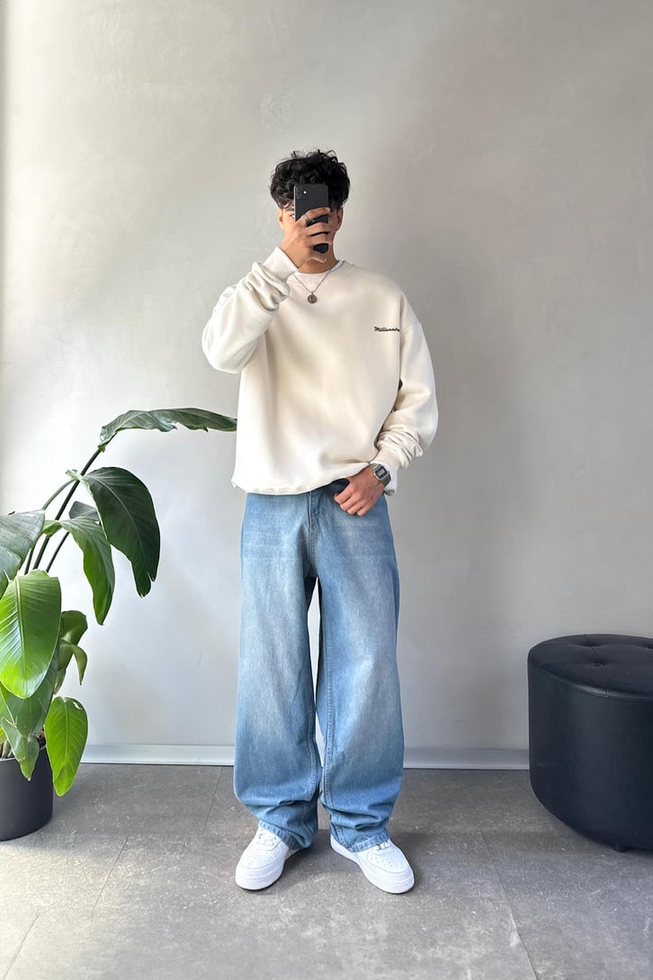 Sırt Baskılı Bisiklet Yaka Sweatshirt