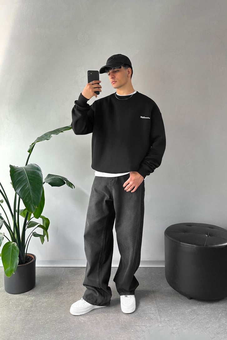 Sırt Baskılı Bisiklet Yaka Sweatshirt