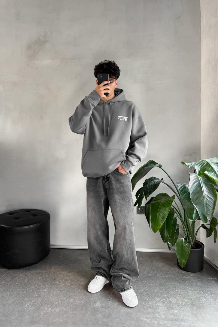 Sırt Baskılı Minimal Nakışlı Oversize Hoodie