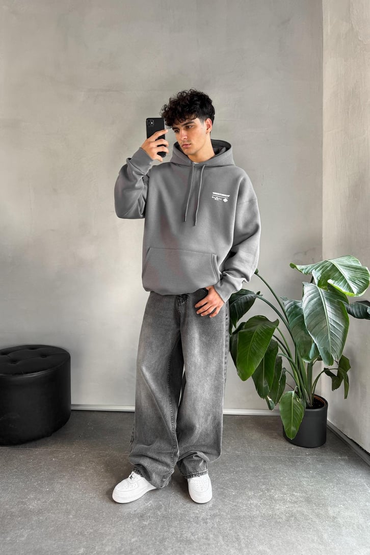 Sırt Baskılı Minimal Nakışlı Oversize Hoodie