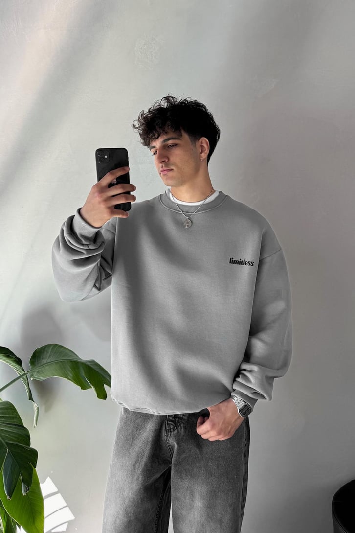 Sırt Detay Baskılı Bisiklet Yaka Sweatshirt