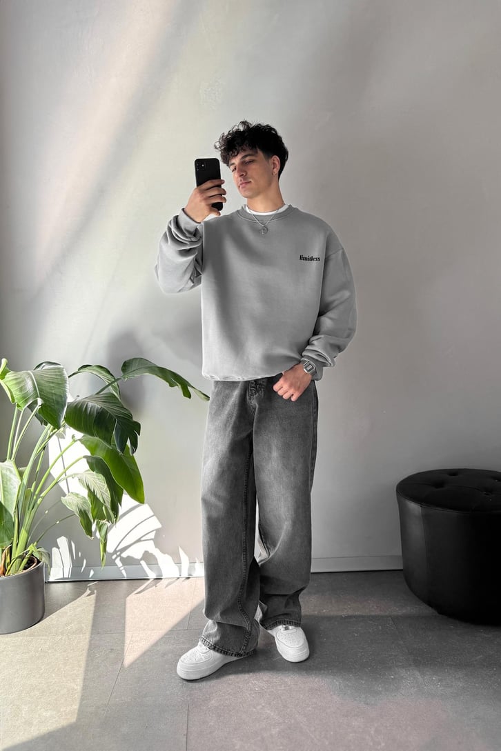 Sırt Detay Baskılı Bisiklet Yaka Sweatshirt
