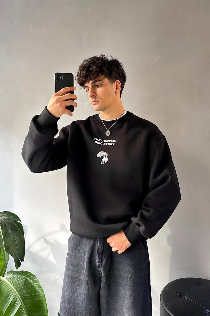 Sırt Detaylı Writing Nakışlı Bisiklet Yaka Sweatshirt