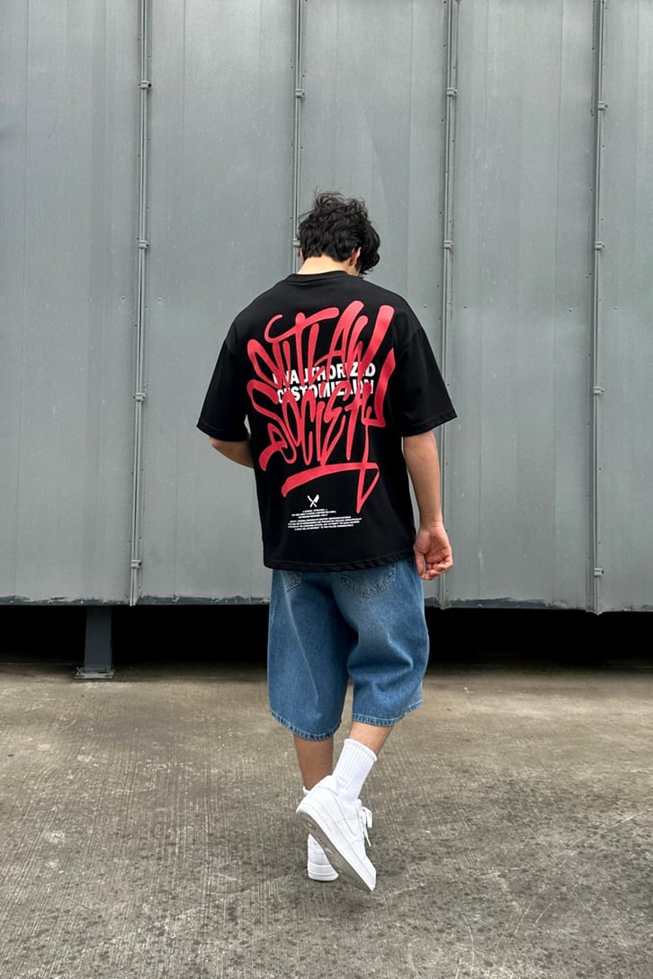 Sırt Graffiti Baskılı Siyah Oversize Tişört