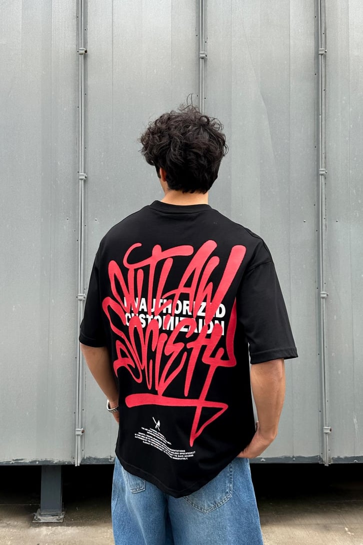 Sırt Graffiti Baskılı Siyah Oversize Tişört