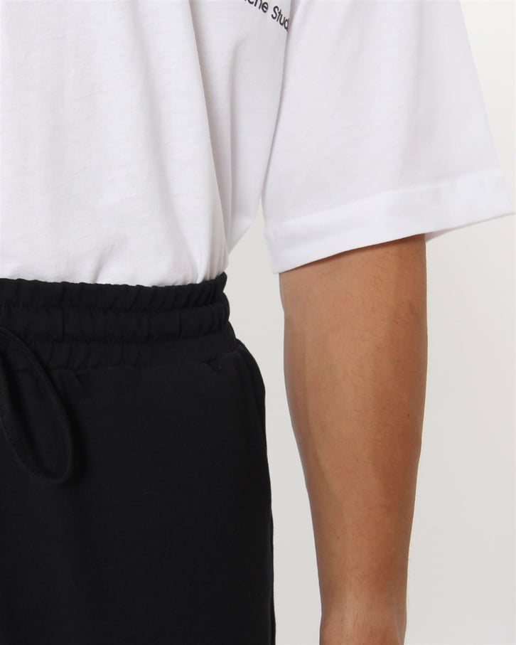 Siyah Basic Regular Fit Şort