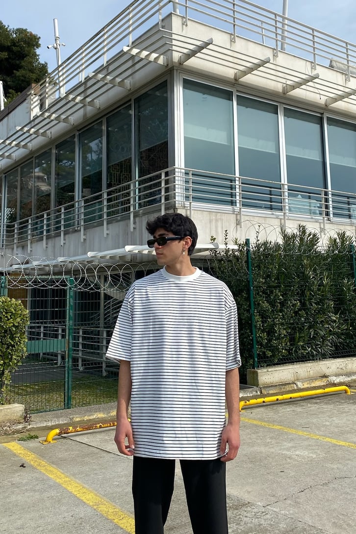 Siyah Beyaz Çizgili Oversize Tshirt