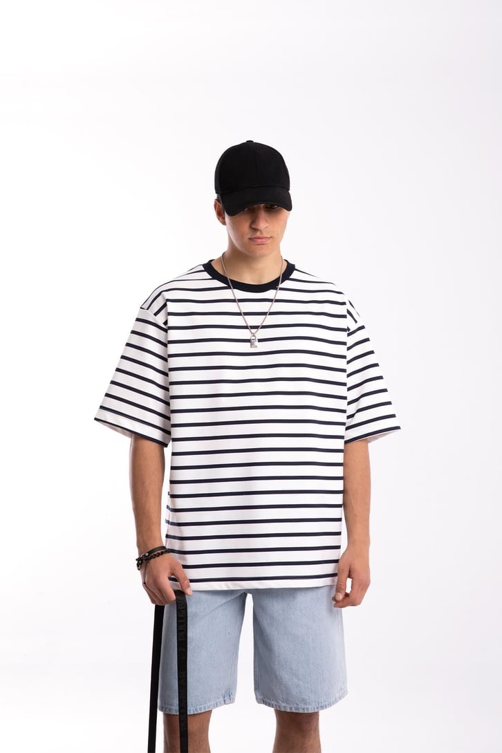 Siyah Çizgili Beyaz Oversize Tshirt
