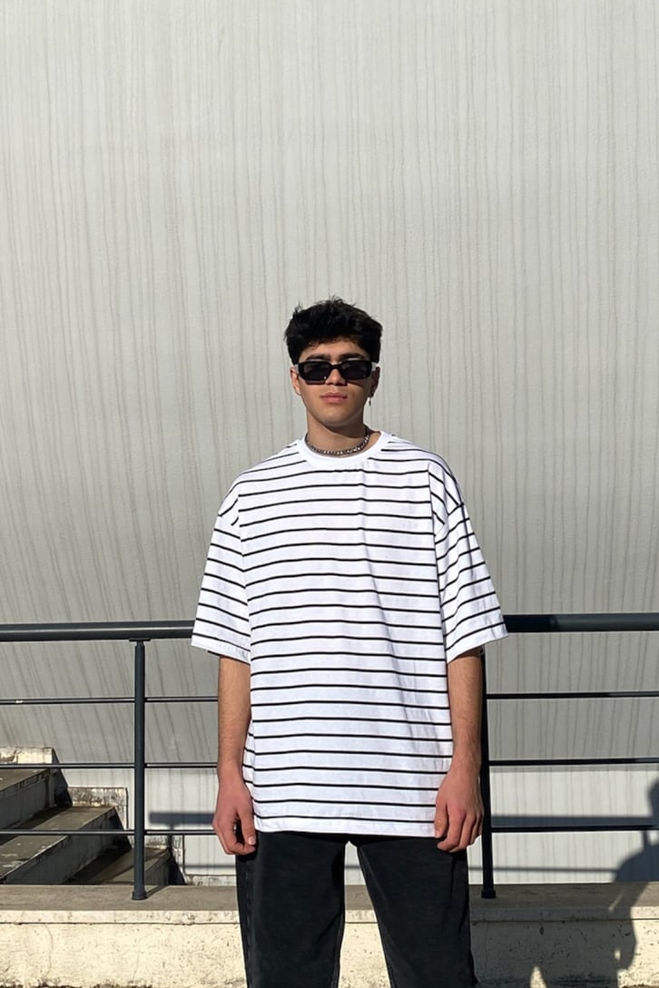 Siyah Çizgili Oversize Basic Tshirt
