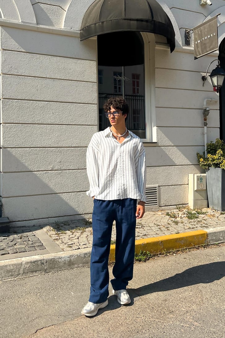 Siyah Çizgili Uzun Kol Beyaz Oversize Gömlek