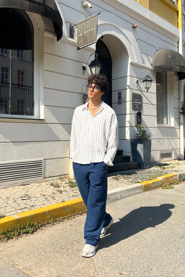 Siyah Çizgili Uzun Kol Beyaz Oversize Gömlek
