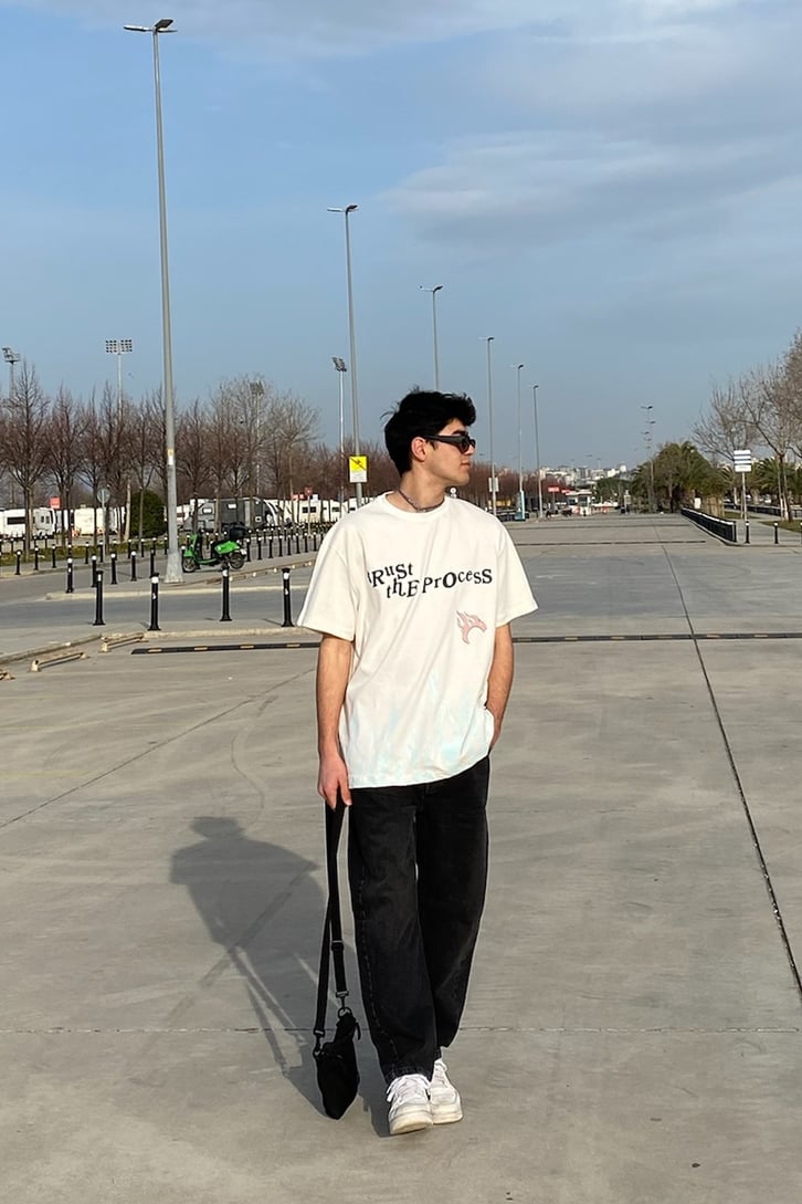Siyah Taşlamalı Carrot Fit Jean