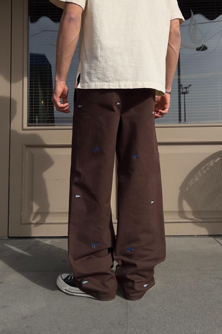 Skate Nakışlı Siyah Gabardin Pantolon