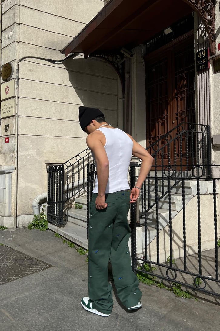 Skate Nakışlı Siyah Yeşil Pantolon