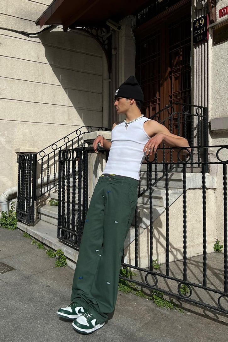 Skate Nakışlı Siyah Yeşil Pantolon