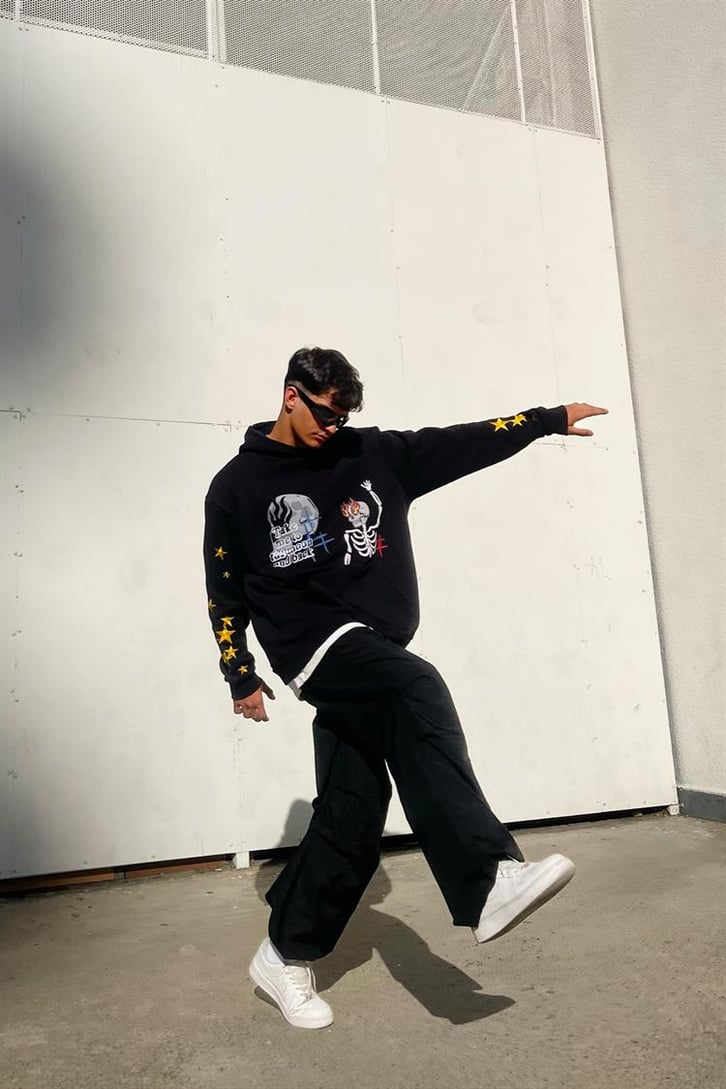 Skeletton Star Nakış Detay Siyah İçi Pamuklu Oversize Hoodie