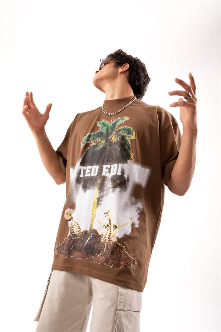 Skull Island Baskılı Kahverengi Oversize Tişört