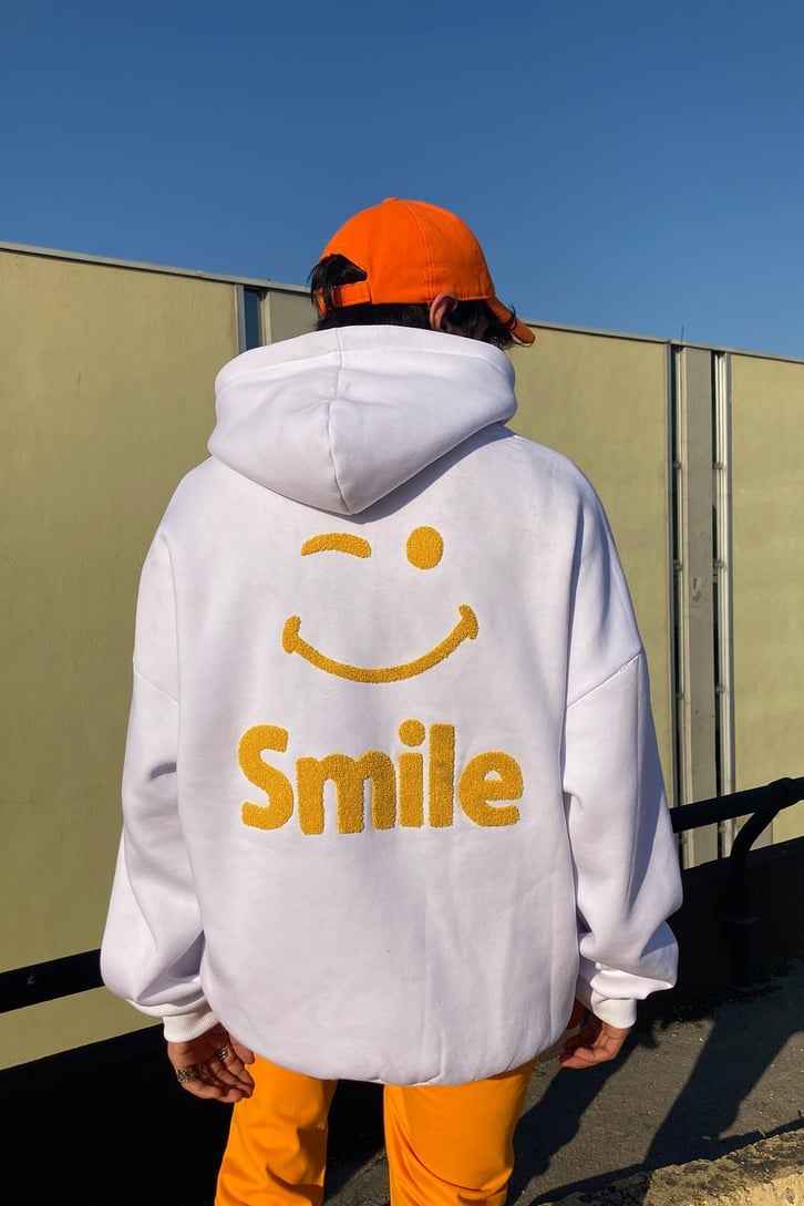 SMILE İŞLEMELİ OVERSIZE HOODIE