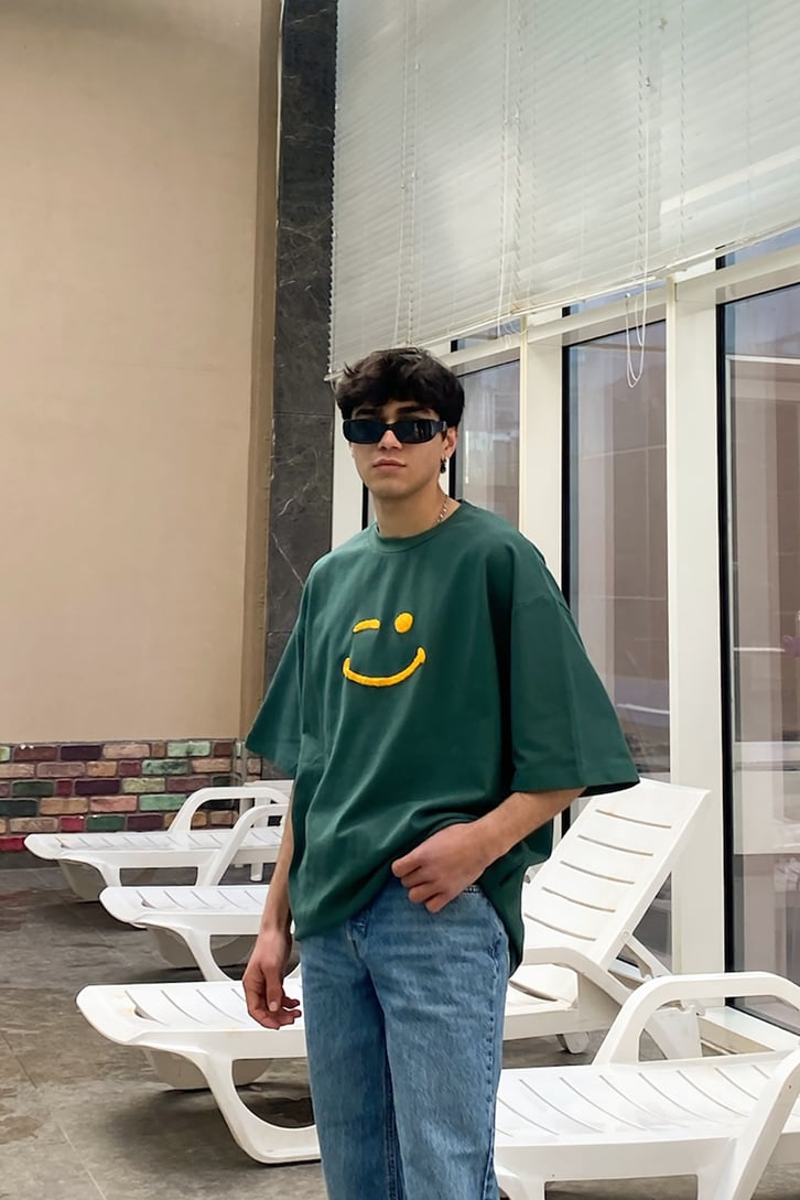 Smile Punchwork Oversize Dark Green Tshirt