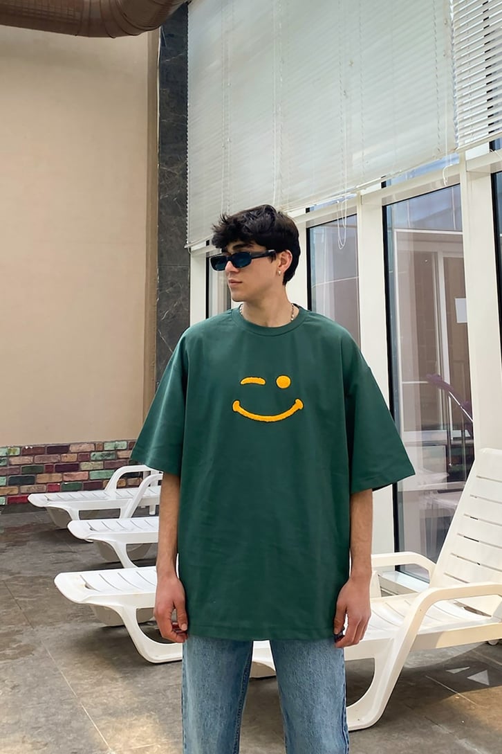 Smile Punchwork Oversize Dark Green Tshirt