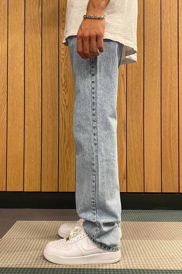 SMITE LASER BASKILI LOSSE FIT JEAN