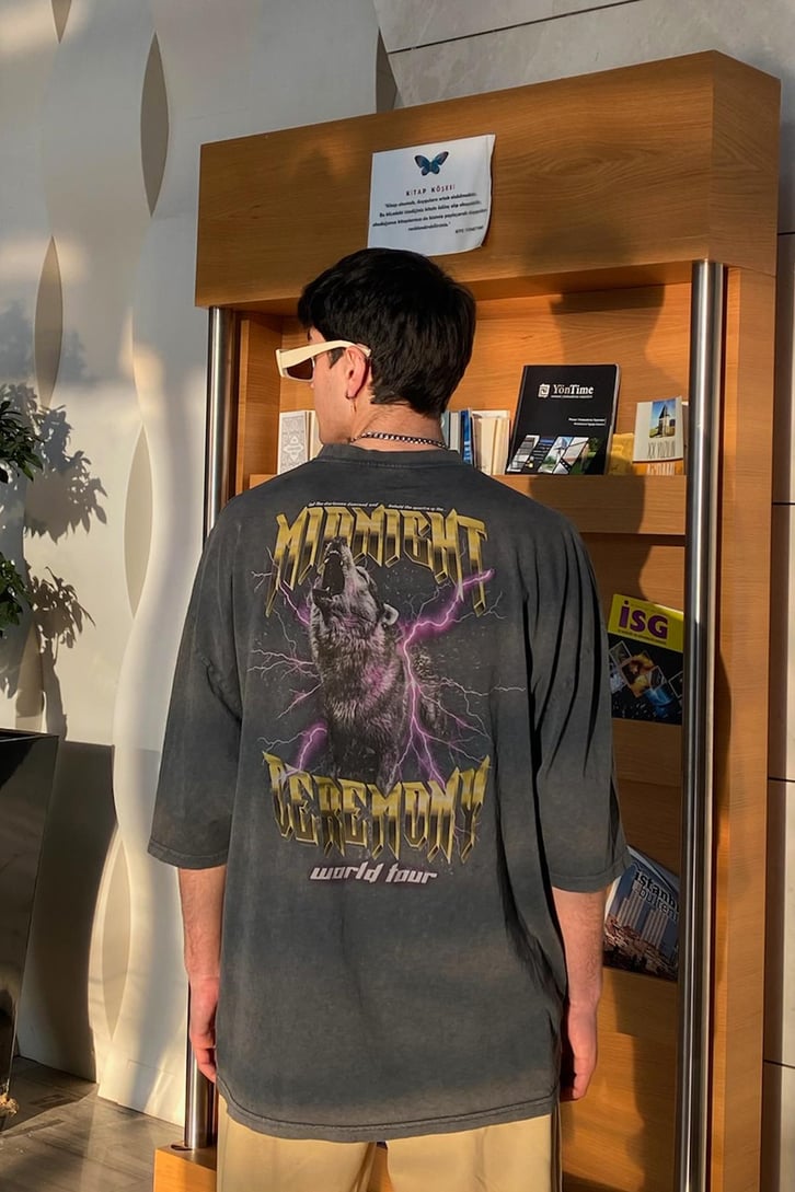 Smite Wolf Back Printed Oversize Tshirt